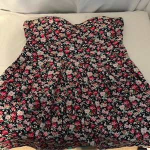 Anthropologie “FEATHERS” Floral Dress Strapless Waist XXS‎